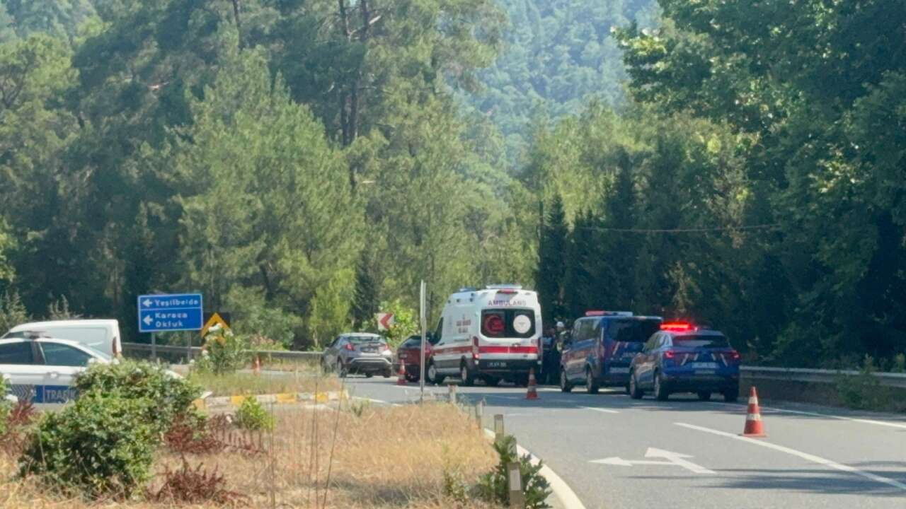 Marmaris'te Hatalı Manevra Kazaya Neden Oldu! Okluk Kavşağı'nda Yaralılar Var 4